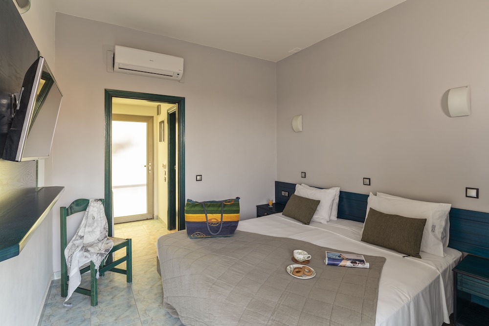 Double Room, Balcony, Sea View photo 2