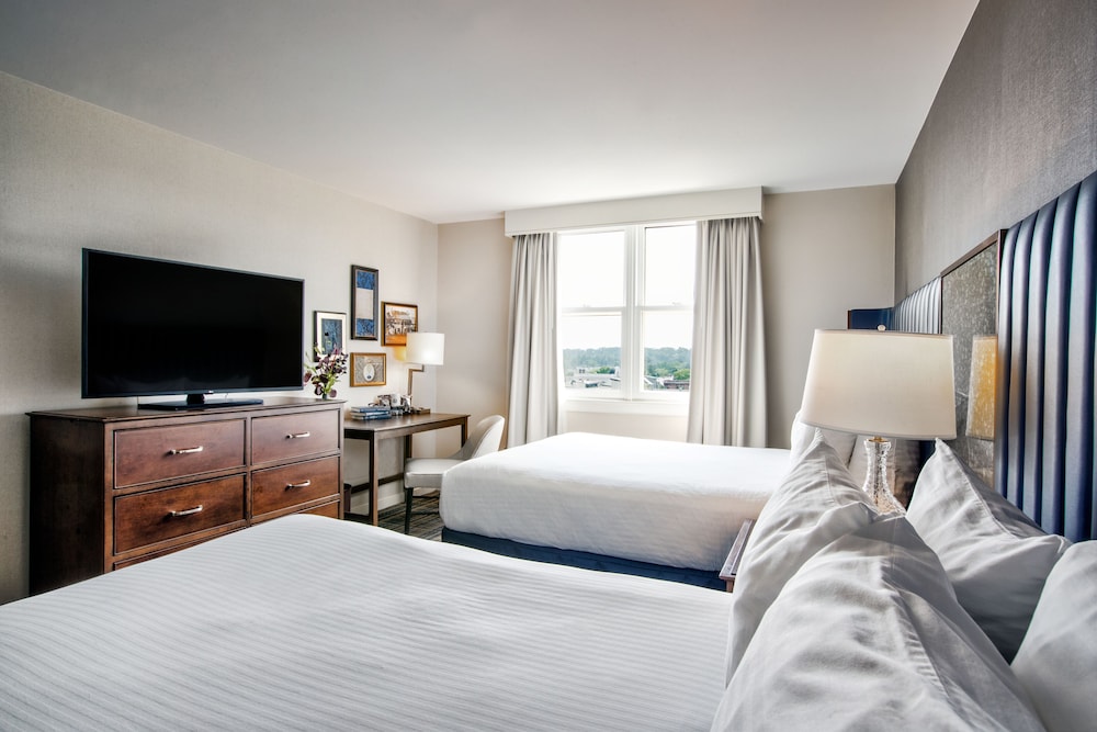 Standard Room, 2 Queen Beds - Photo 3