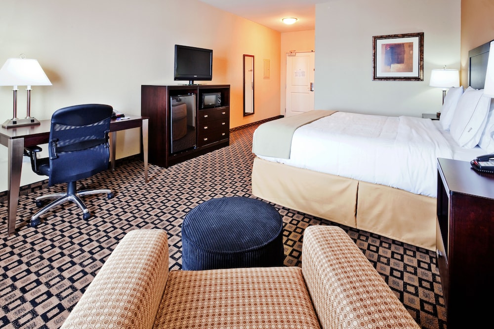 Standard Room, 1 King Bed - Photo 3