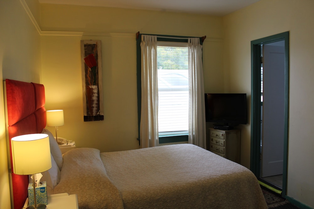 Standard Suite, Multiple Beds, Non Smoking photo 1
