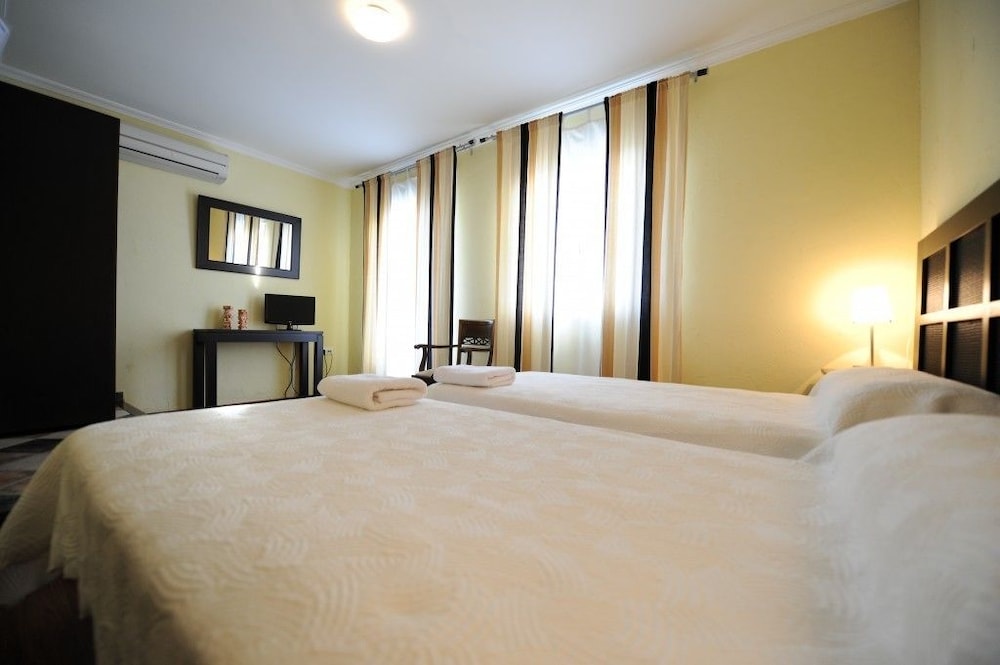 Double Room, City View, Tower (Twin Bed) photo 2
