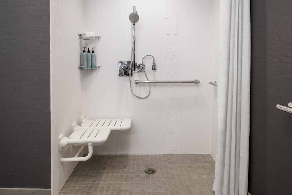 Studio Suite, Multiple Beds - Photo 9