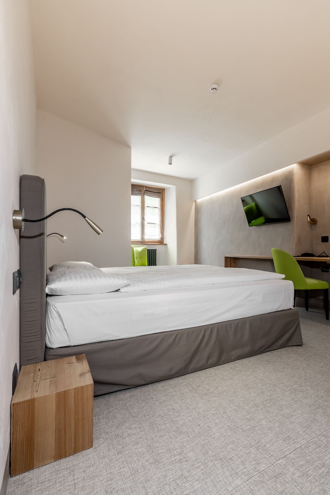Standard Double Room - Photo 6