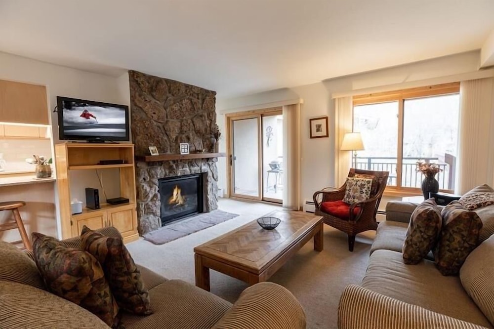 Condo, 2 Bedrooms