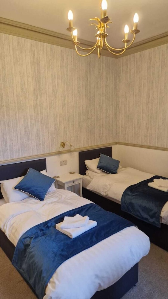 Classic Twin Room, Ensuite, Courtyard View (2 Ground) - Photo 1