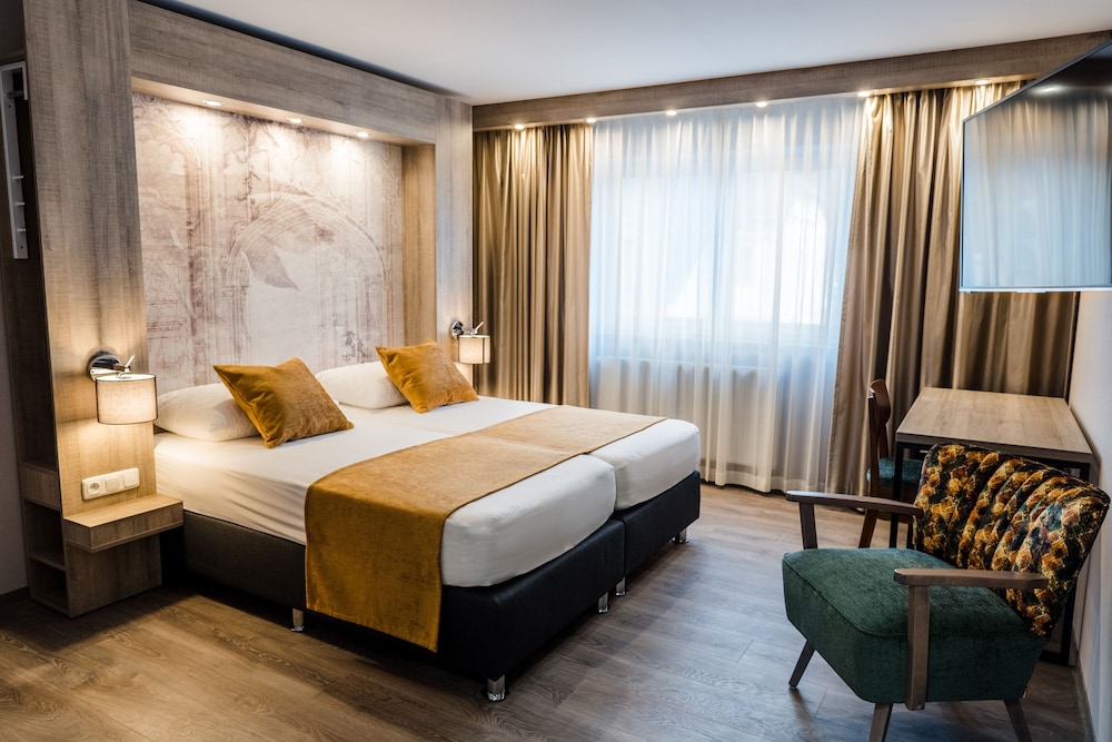 Deluxe Room - Photo 1