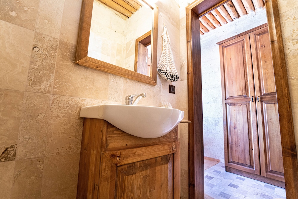 Deluxe Double Room, Valley View - Photo 7