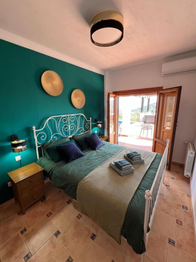 Deluxe Double Room, 1 Queen Bed, Non Smoking, Sea View (room 2)