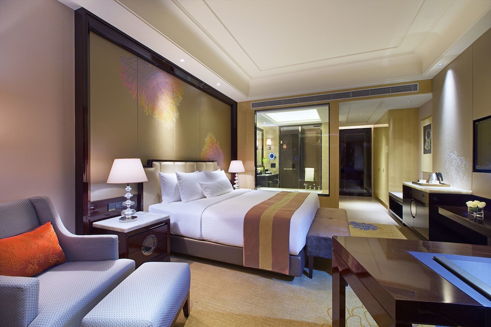 Deluxe King Room photo 3