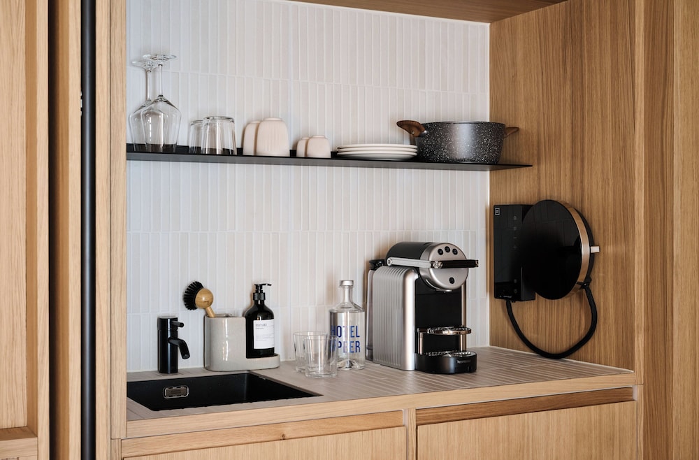 Suite - Photo 2