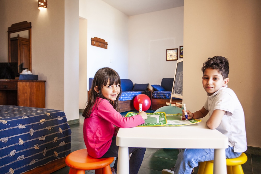 Family Room - Photo 3