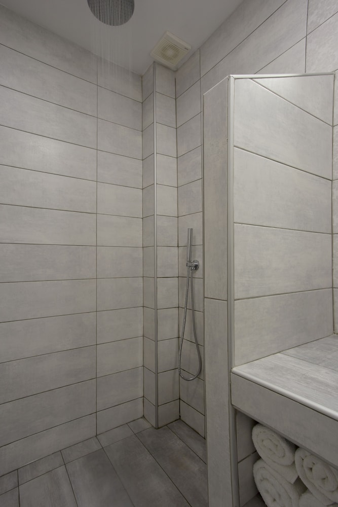 Standard Double or Twin Room - Photo 3
