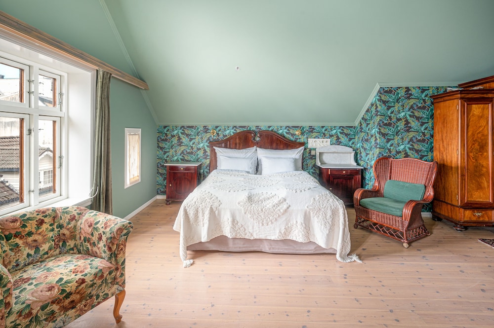 Suite - Photo 2
