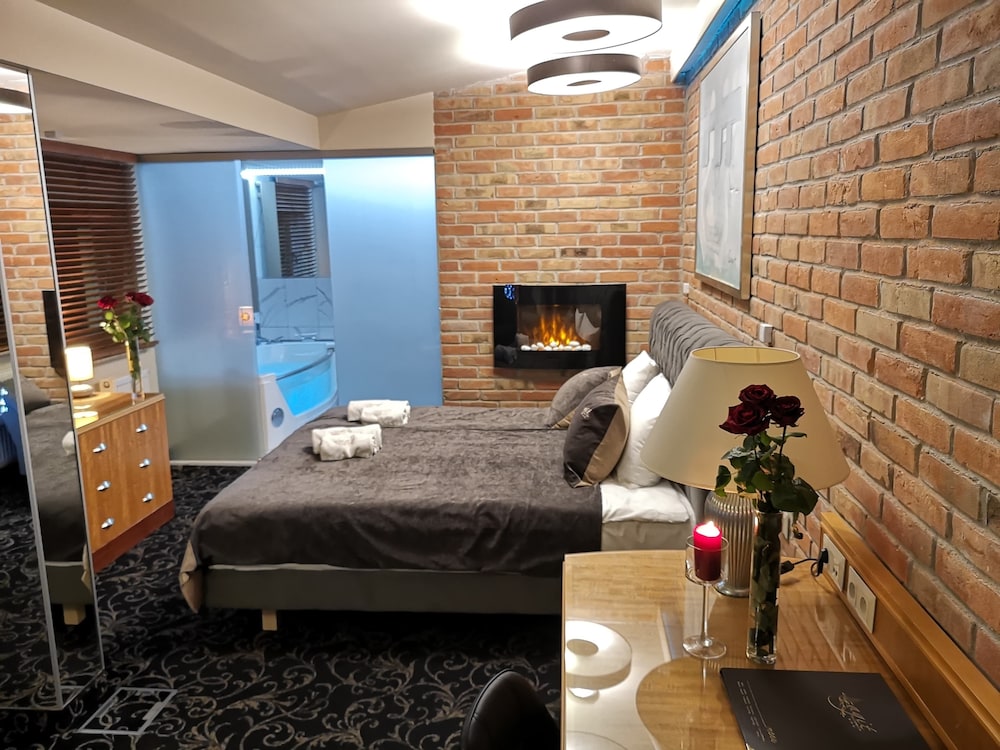 Superior Apartment (with jacuzzi) photo 1