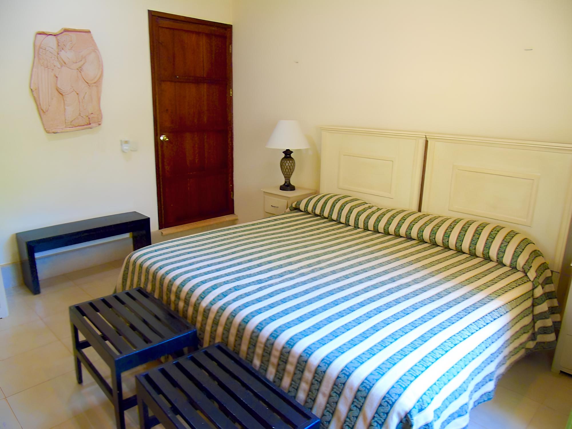 Standard Double Room, 1 King Bed, Garden View photo 2