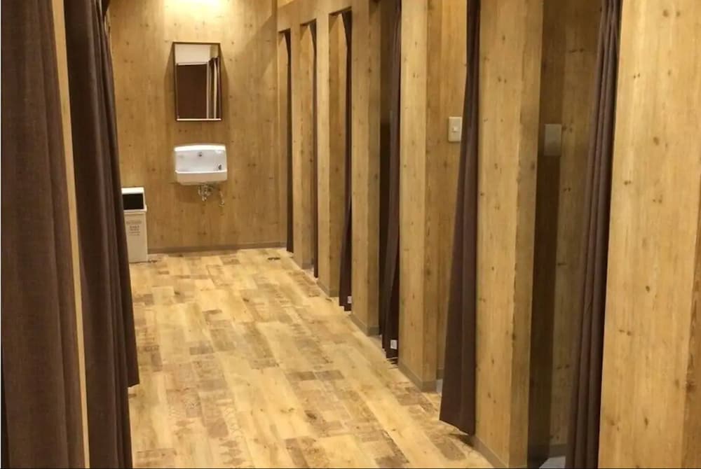 Vertical Type Standard Cabin, Women only (Upper)