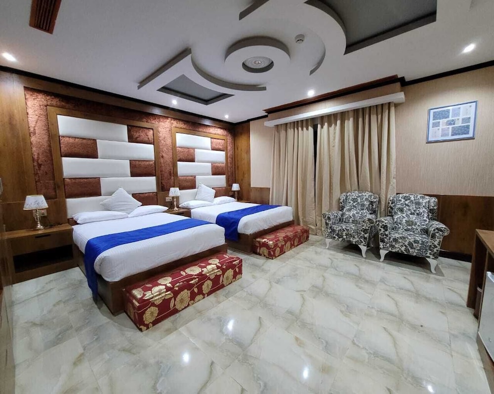 Deluxe Quadruple Room, City View photo 1