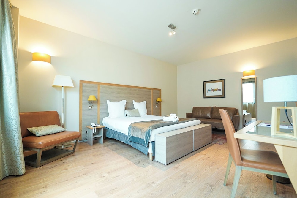 Superior Double or Twin Room photo 2