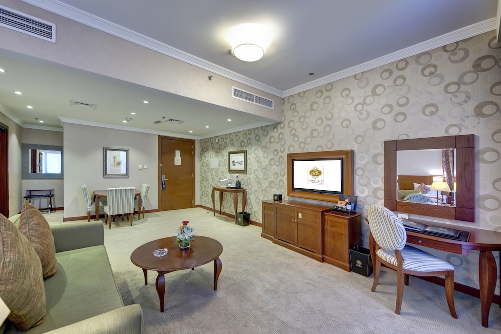Deluxe Room (King) - Photo 8