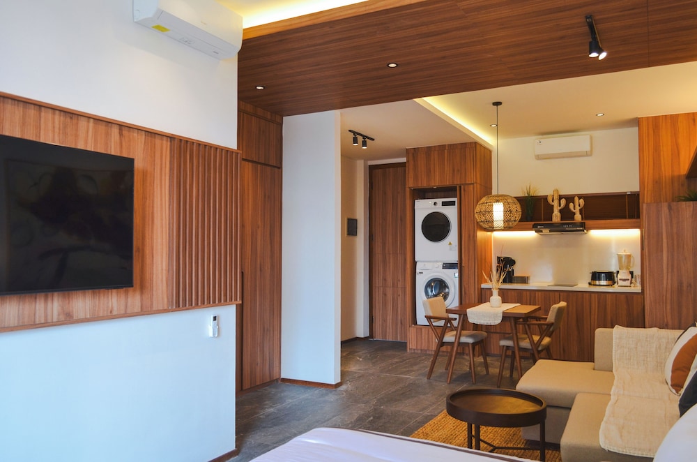 Comfort Studio, 1 King Bed, Kitchen