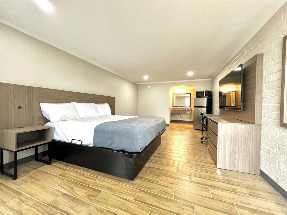 Single Room, 1 King Bed photo 3