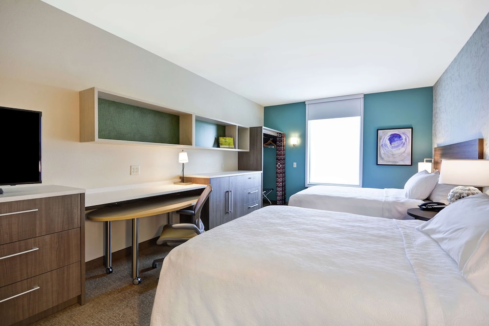 Studio, 2 Queen beds and 1 Sofa bed photo 2