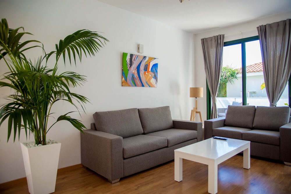 Exclusive Townhome, 2 Bedrooms, Ocean View photo 1
