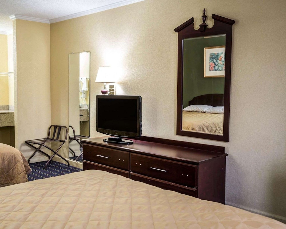 Standard Room, 2 Double Beds, Non Smoking photo 2
