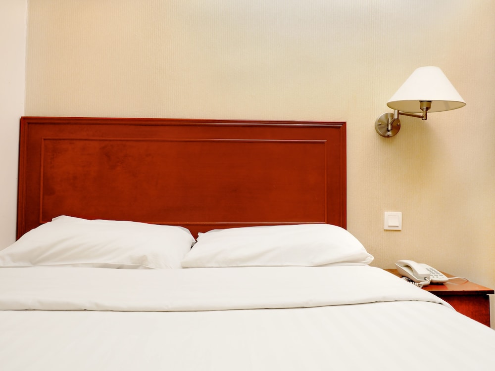 Deluxe Room, No Windows
