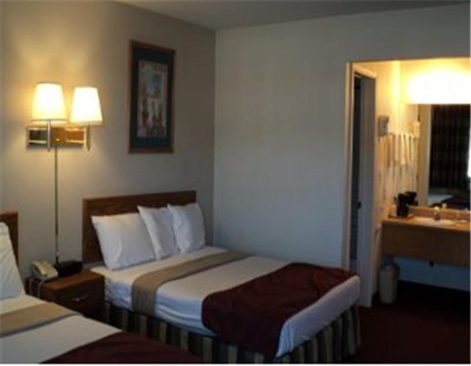 Double Room with Two Double Beds - Non-Smoking photo 3