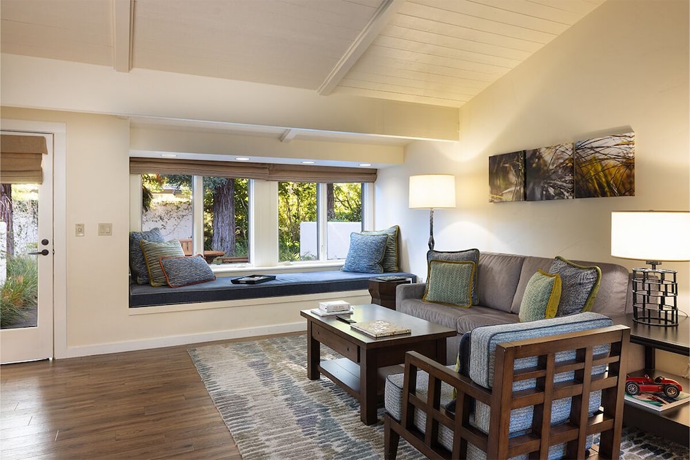 Accessible Bungalow Superior Suite photo 2