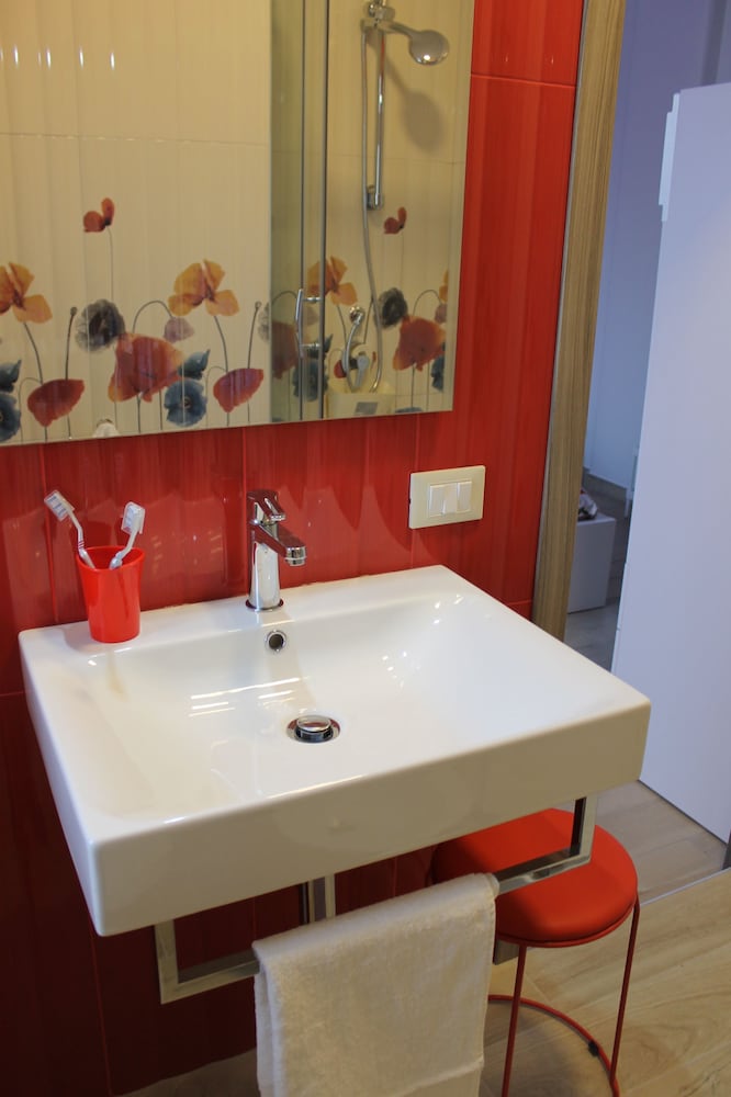 Double Room - Photo 10