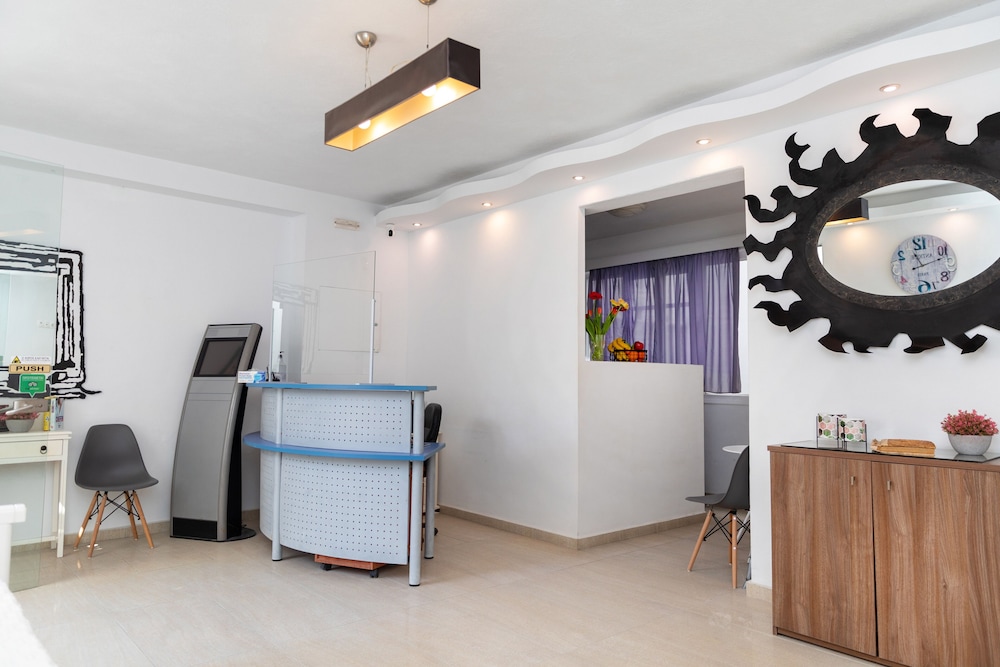 Studio Suite, 1 Bedroom - Photo 2
