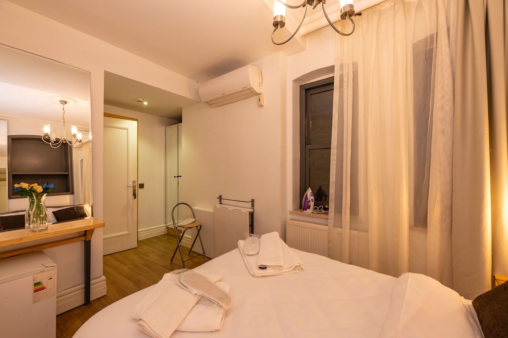 Economy Double Room photo 3