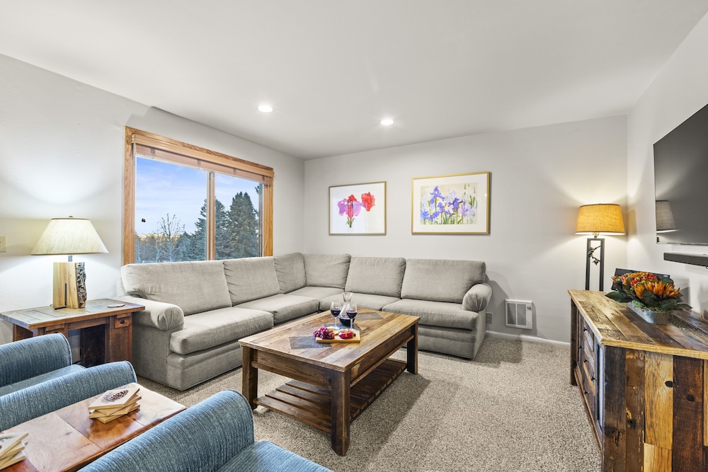 Condo, 5 Bedrooms