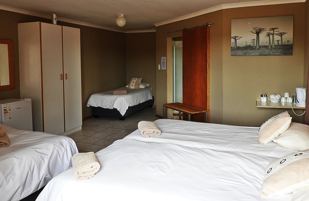 Family Room, 1 Bedroom (5 Bed Family Room) photo 3