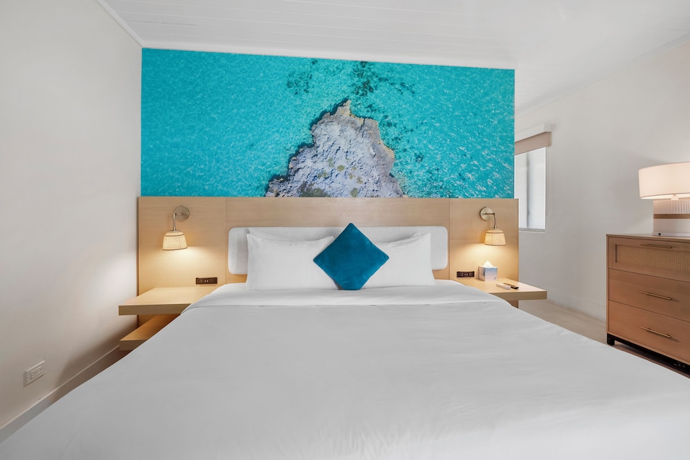 Romantic Room, 1 King Bed, Ocean View, Oceanfront - Photo 11