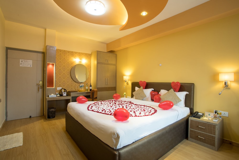 Deluxe Double Room - Photo 11