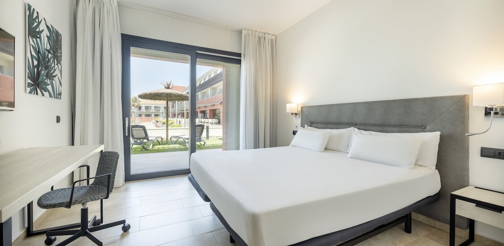 Premium Double Room, Garden View - Photo 4
