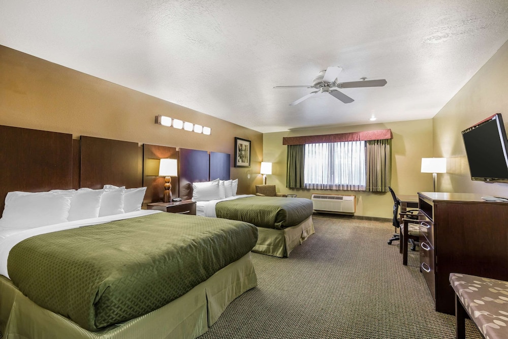 Room, 2 Queen Beds, Non Smoking photo 1