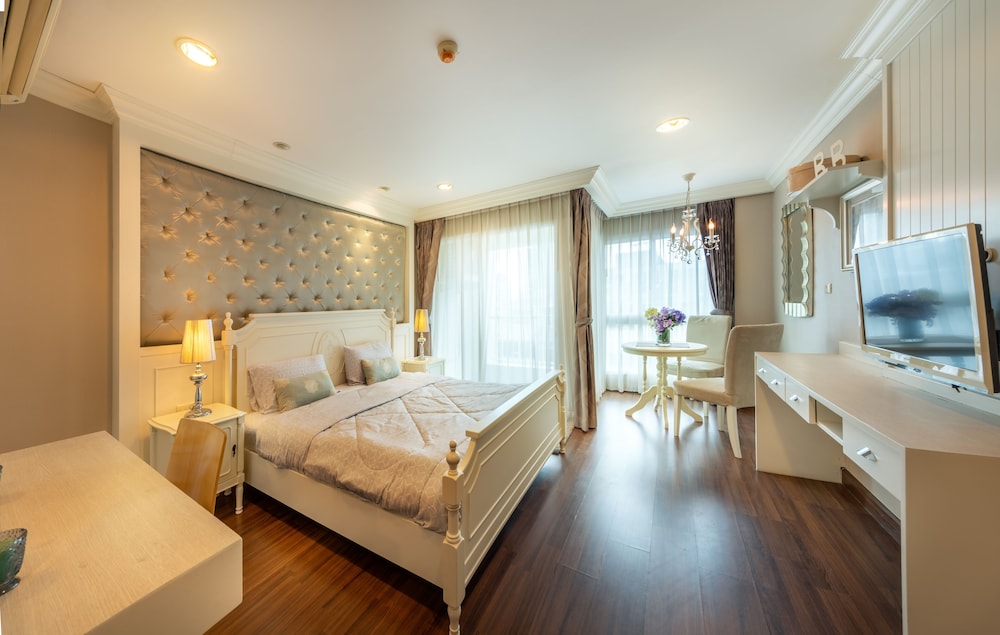 Deluxe Double or Twin Room photo 2