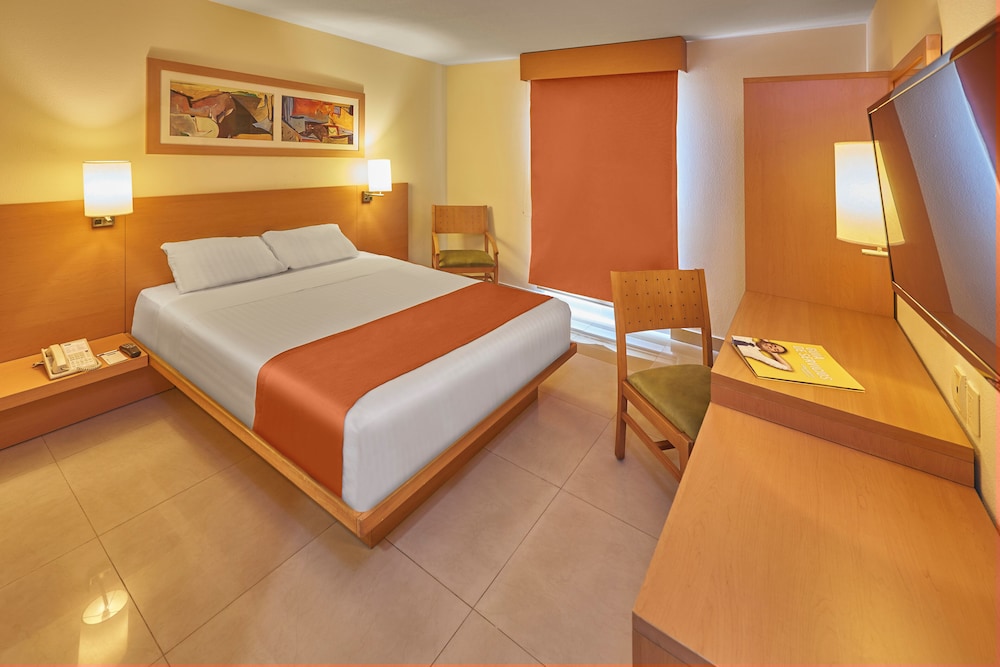 Room, 1 Queen Bed - Photo 3