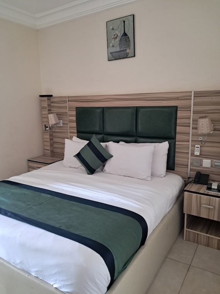 Classic Single Room, City View