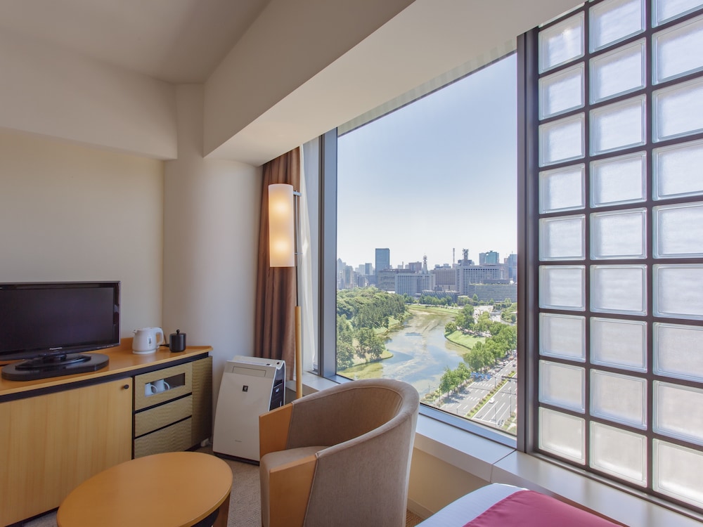 Standard Twin Room, Smoking (Palace Side)