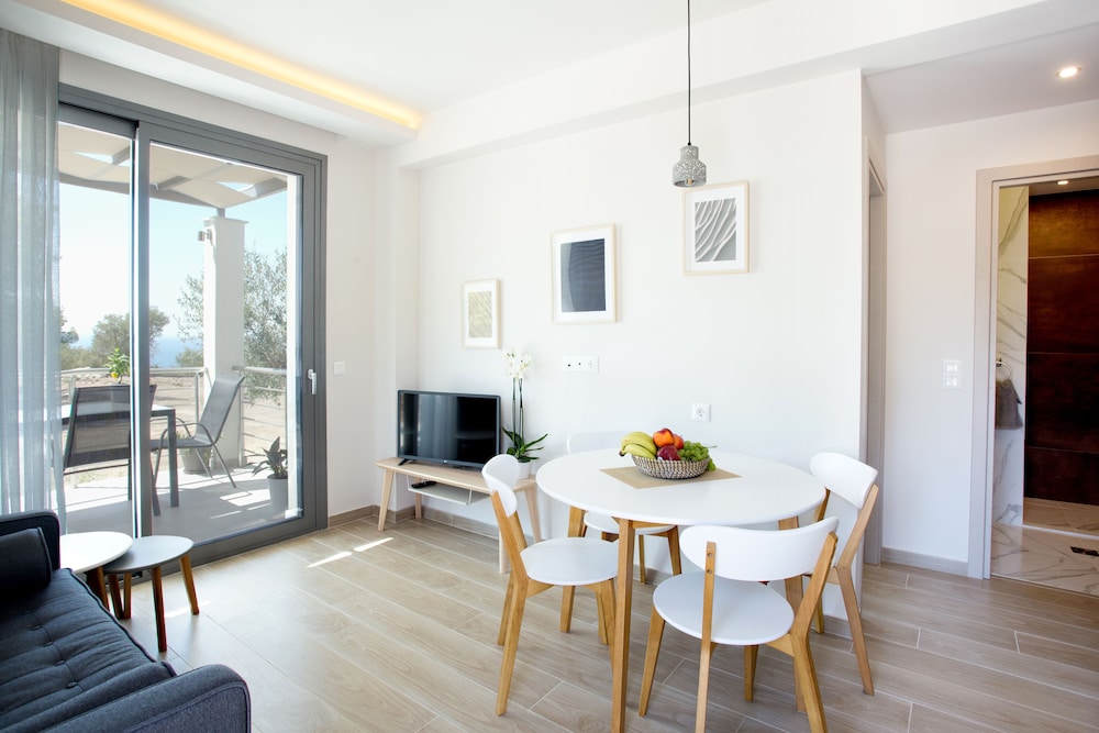 Apartment, 2 Bedrooms, Sea View photo 2
