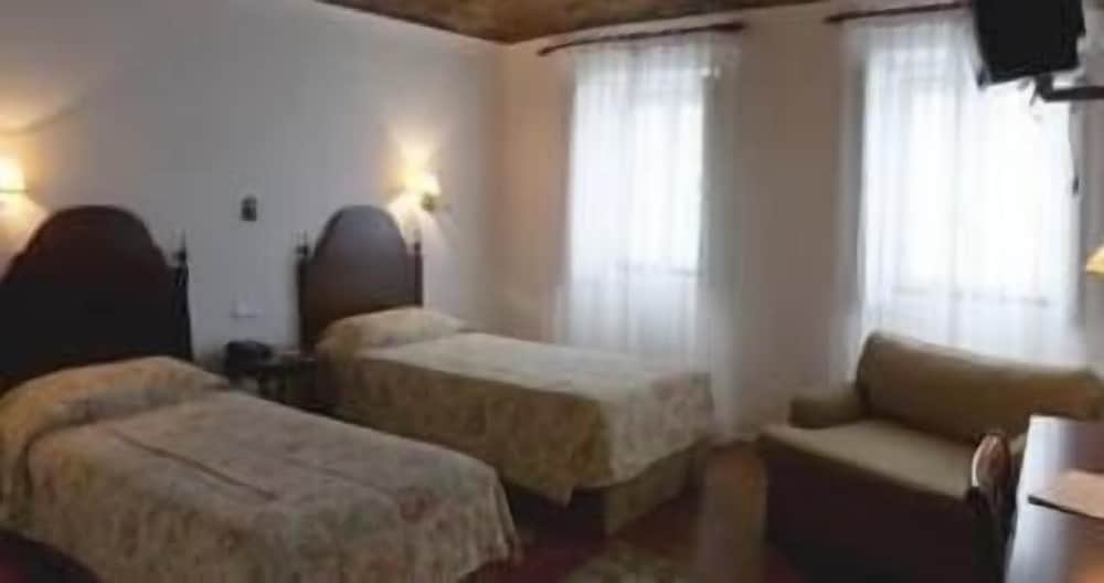 Chambre Standard, 2 lits une place
