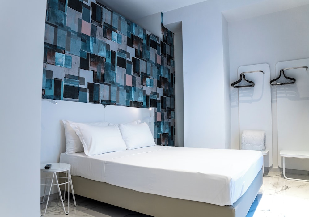 Studio Suite, City View