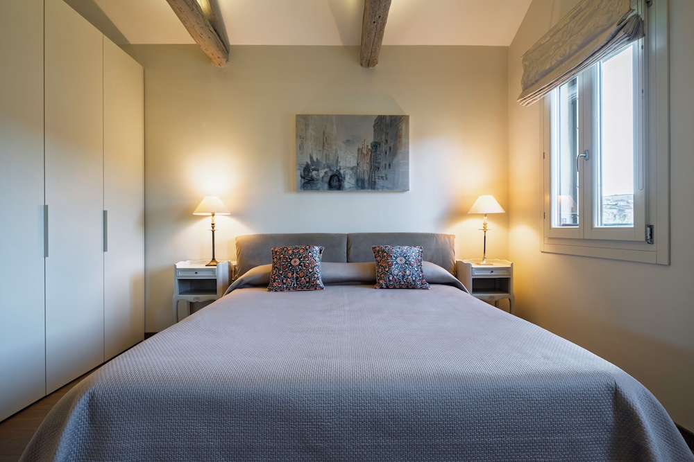 Exclusive Apartment, 1 Bedroom, Canal View photo 3