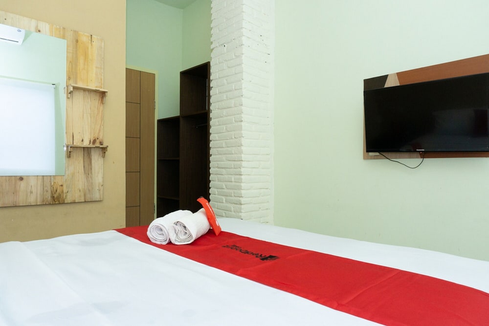 Premium Room (RedDoorz) photo 3