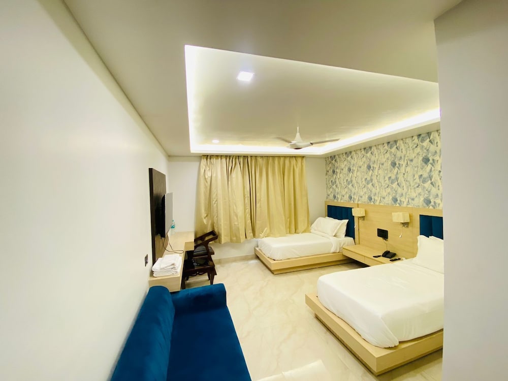 Deluxe Double or Twin Room photo 2